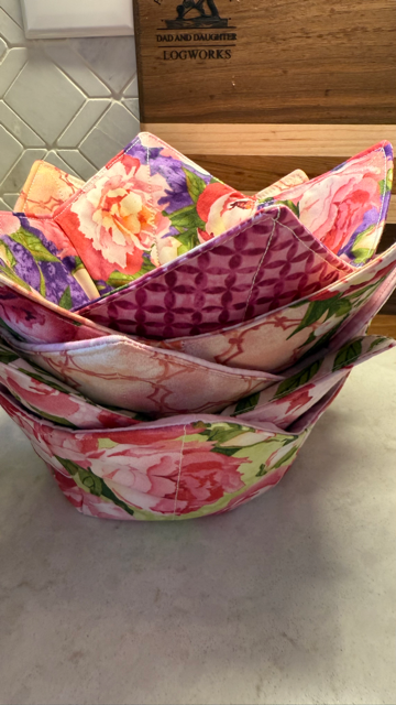 100% Cotton Bowl Cozy - microwavable and reversible - 5" base - fits most soup bowls - handmade
