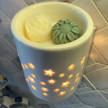 Plug In Wax Melter - White Porcelain Star Design