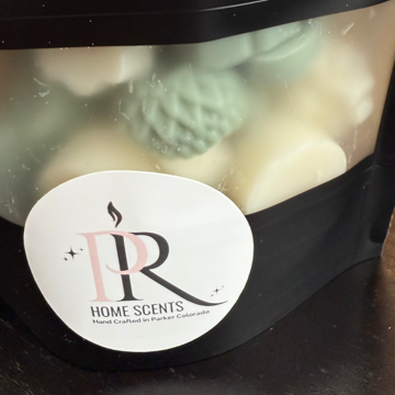 Hand-poured Wax Melt Duos with Sea Mist & Southern Magnolia scents. Natural soy wax, clean fragrance oils, flameless, long-lasting melts.
